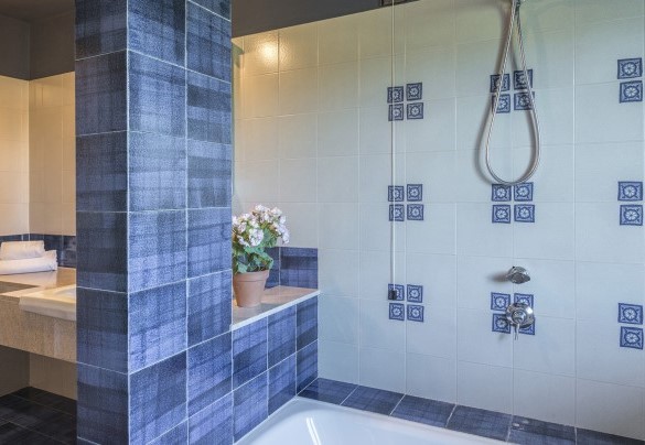 Bagno con vasca al secondo piano - Villa Michelangelo  