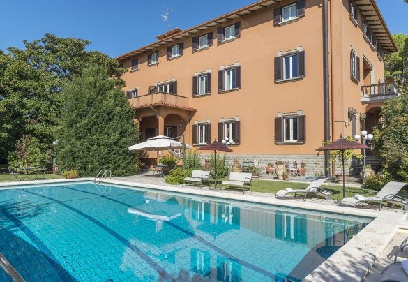 Villa di prestigio con piscina ad uso esclusivo - Villa Michelangelo