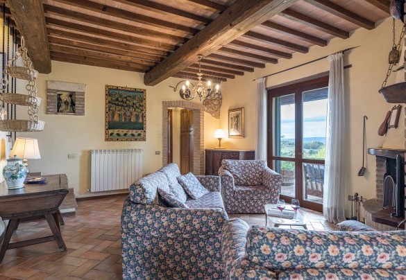 Living room with fireplace - Villa Mila
