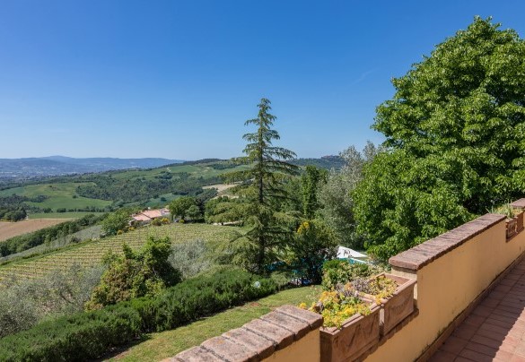 The super-panoramic terrace overlooking the pool - Villa Mila