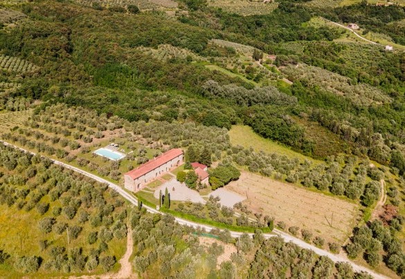 La villa è circondata da un meraviglioso tipico paesaggio Toscano – Villa Monnalisa