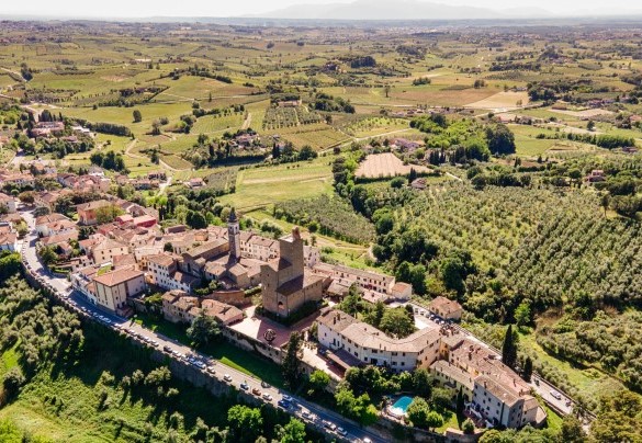 Villa Monnalisa sorge nelle immediate vicinanze del borgo medievale di Vinci – Villa Monnalisa