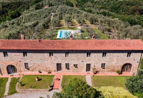 La villa è circondata da un meraviglioso tipico paesaggio Toscano – Villa Monnalisa