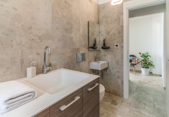 Toilet no. 1 and laundry ground floor - Dimora Montefalcone