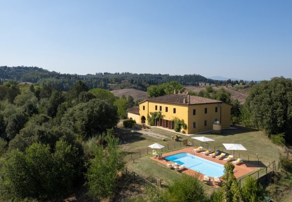 La villa è un’antica casa colonica completamente ristrutturata che mantiene però il fascino del casale di campagna – Villa Montefalconi