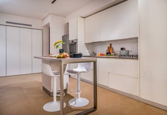 La moderna cucina con l’isola - Villa Mulberry 