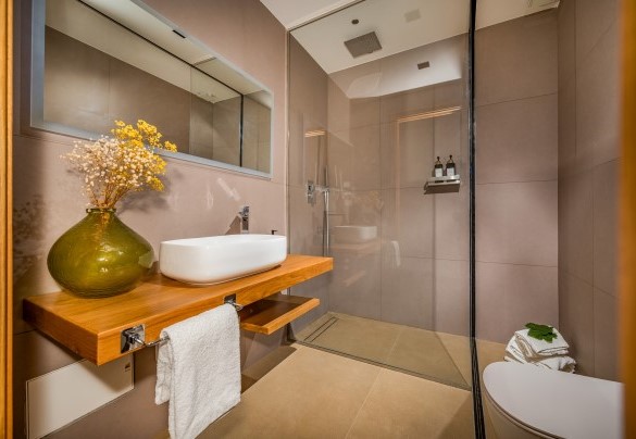 Il bagno ensuite con doccia n. 4 al primo piano - Villa Mulberry 