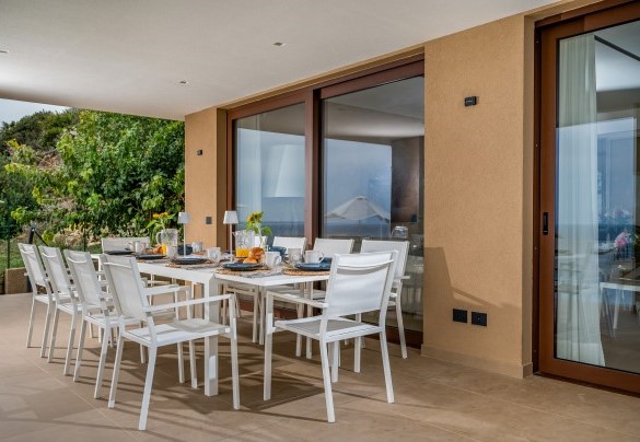 La zona pranzo in veranda  - Villa Mulberry 