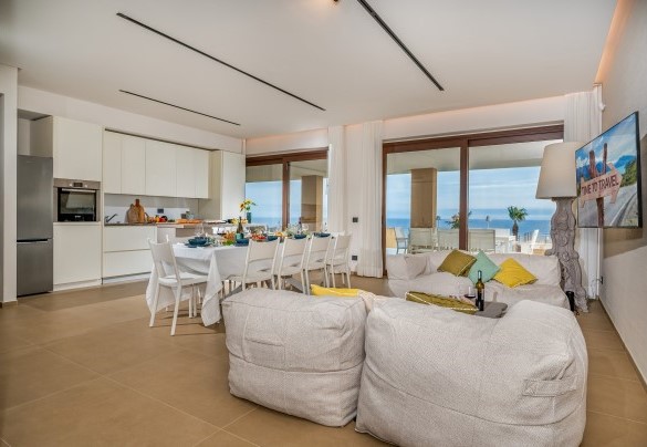 L’ambiente unico con living, pranzo e cucina - Villa Mulberry 