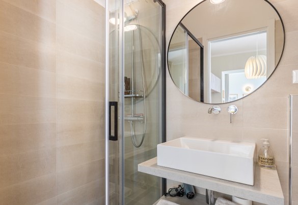 Il bagno en-suite con doccia - Villa Nel Blu