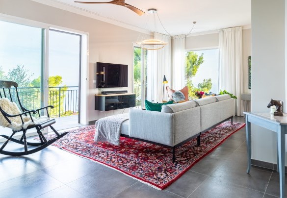 Il moderno salotto con Tv - Villa Nel Blu