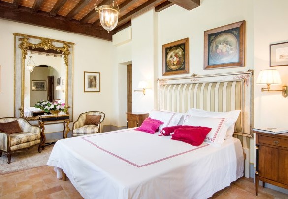 Double bedroom with private bathroom on the first floor – Villa Nicola