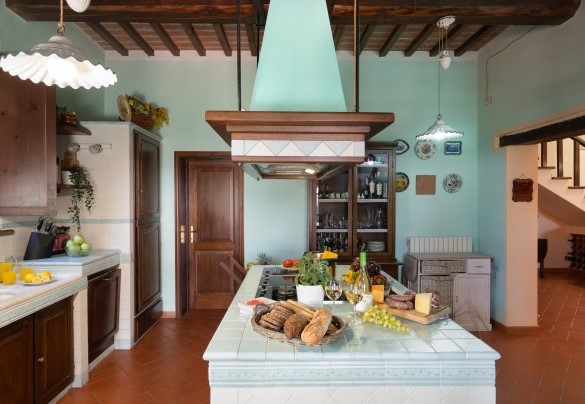 Attigua alla cucina si trova una dispensa e il locale lavanderia – Villa Nikka