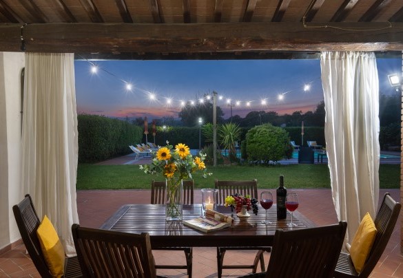 Villa Nikka, grazie alla sua posizione, è un ottimo punto di partenza per esplorare le numerose località di interesse storico e artistico che si trovano nel raggio di pochi chilometri – Villa Nikka 