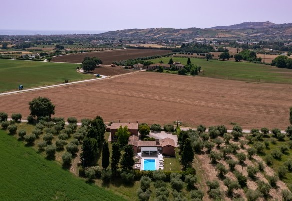 Villa Ninetta is inside a completely fenced property with an automatic gate at the entrance - Villa Ninetta