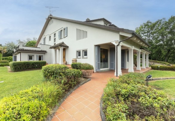 Il retro della villa è perfetto per pranzi all'aperto - Villa Ninfeo