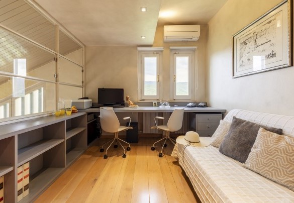 Lo studio al primo piano con divano-letto - Villa Ninfeo