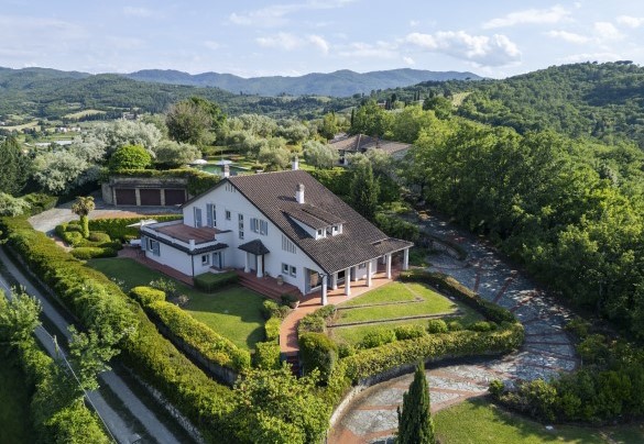 Oltre ventimila piante ornamentali provenienti da tutto il mondo cospargono il parco - Villa Ninfeo