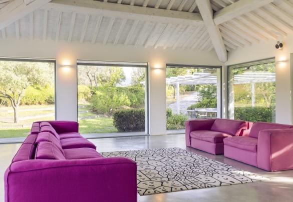 L'home theater con comfortevoli divani - Villa Ninfeo