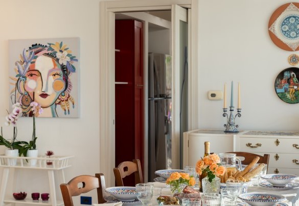 Il tavolo da pranzo a pochi passi dalla cucina - Villa Olimpia