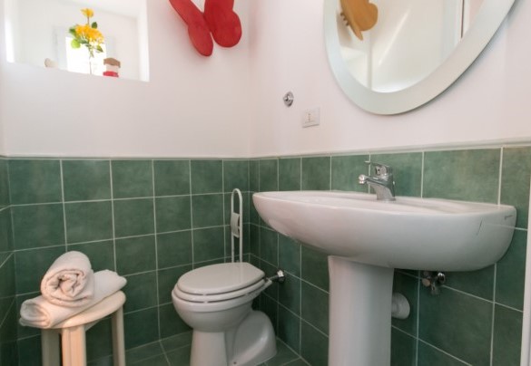 Il bagno en-suite con doccia - Villa Ombrosa