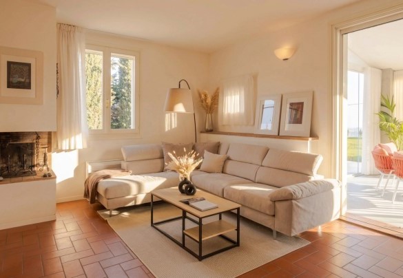 Salotto al piano terra comunicante con veranda - Villa Oxa 