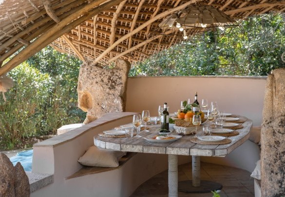 Zona pranzo nel gazebo fronte mare - Villa Padulella