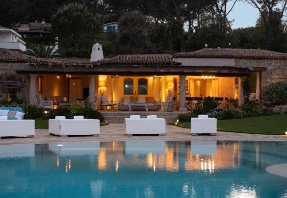 Faretti per illuminare girdino e piscina - Villa Padulella
