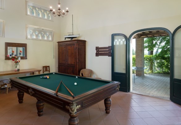 Tavolo da biliardo, nell' annesso adiacente alla piscina, con uscita diretta - Villa Paesante 