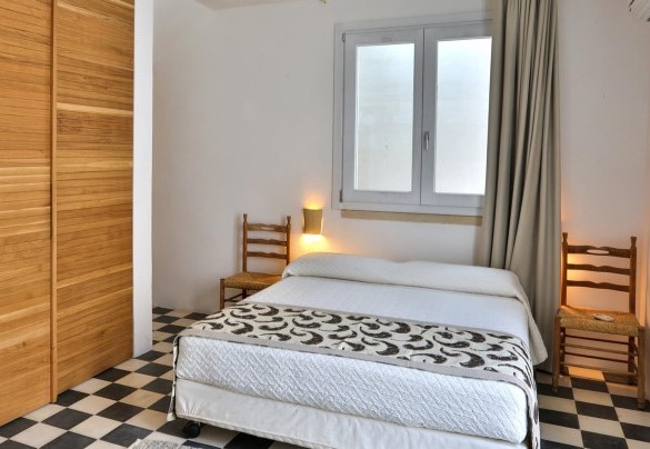 Double bedroom outbuilding. Pajare Francesi