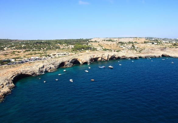 Suggestive and of commendable beauty, the caves of Santa Maria di Leuca are only 4 km from the villa. Pajare Francesi
