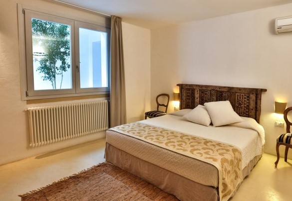 The large and spacious Innamorati Suite welcomes guests in a warm and relaxing atmosphere. Pajare Francesi