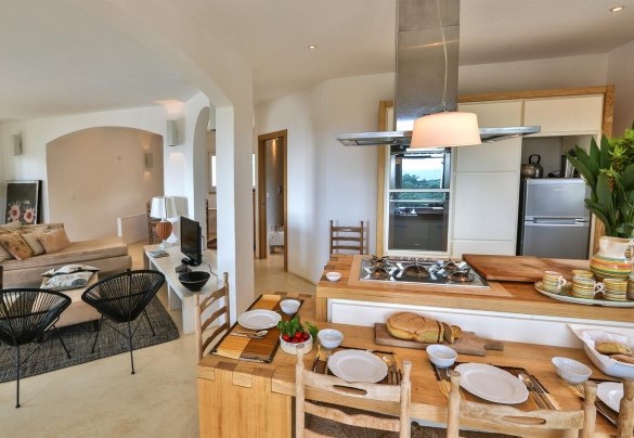 Internal dining area. Pajare Francesi
