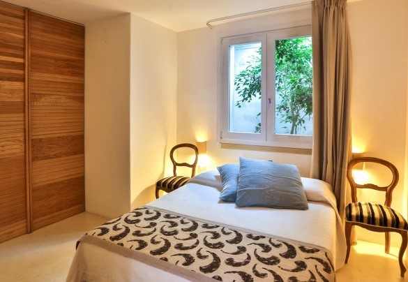 Double bedroom. Pajare Francesi