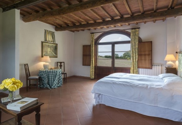 L'ampia camera matrimoniale - Villa Palazzaccio