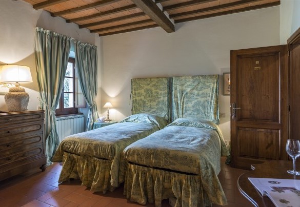 The elegant twin room with an en-suite bathroom - Villa Palazzaccio