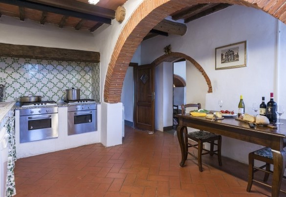 The large fully-equipped kitchen - Villa Palazzaccio