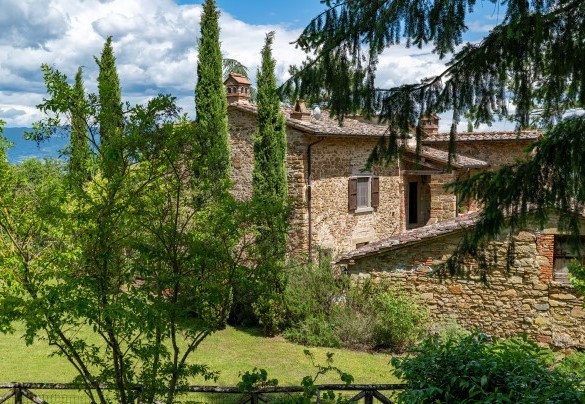The ancient Tuscan stone house, dating back to the early 19th century - Villa Palazzolo