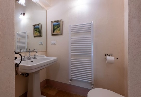 Service bathroom on the first floor - Villa Palazzolo