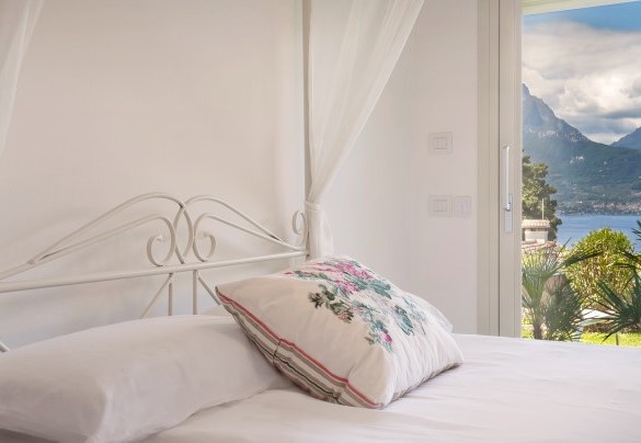 French bed in open space on the ground floor - Villa Palladini
