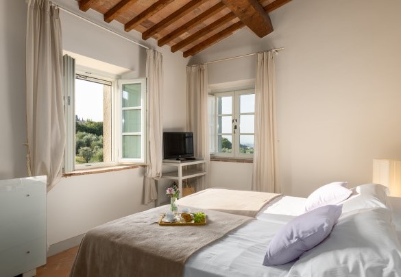 Camera matrimoniale con letti divisibili con bagno con doccia en suite al primo piano  - Villa Panorama