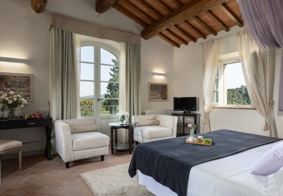 Camera padronale con bagno con doccia e vasca en suite al primo piano - Villa Panorama