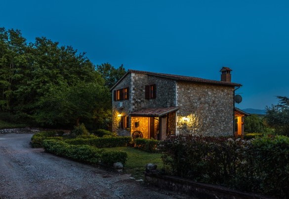 The beautiful house illuminated at night - Villa Paola