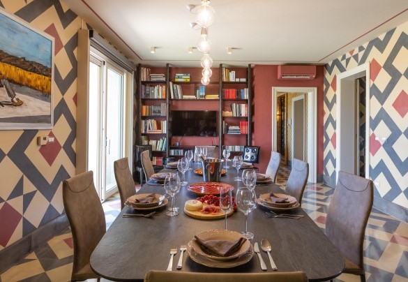 La sala da pranzo a piano terra – Villa Passo degli Aironi