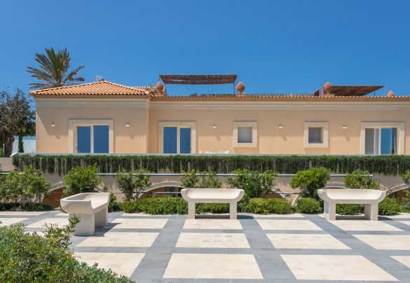Un terrazzo a piano terra – Villa Passo degli Aironi