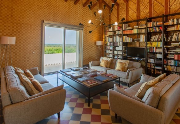Il salone a piano terra – Villa Passo degli Aironi