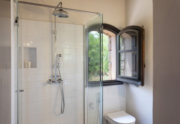 Il bagno ensuite con doccia n.4 al primo piano in casa principale  - Villa Passulunara
