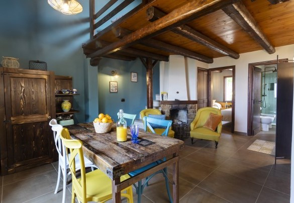 La zona pranzo e salone a piano terra in annesso 2 - Villa Passulunara