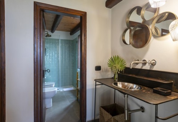 Il bagno con doccia n.7 a piano terra in annesso 2 - Villa Passulunara	