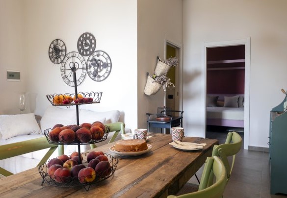 La zona pranzo e salone a piano terra in annesso 1 - Villa Passulunara	